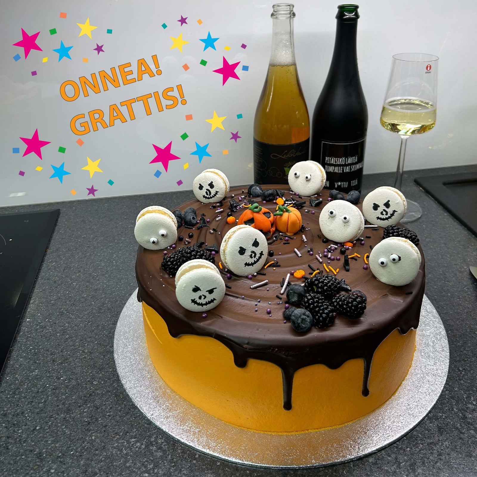 Aihetta juhlaan ja uutta henkilöstöä